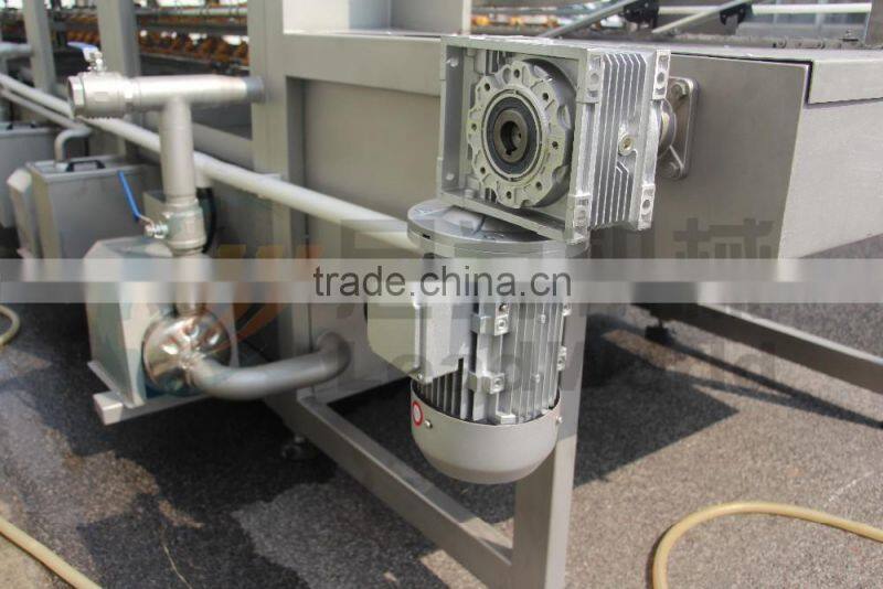 Automatic stainless steel fruit plastic crate washing machine