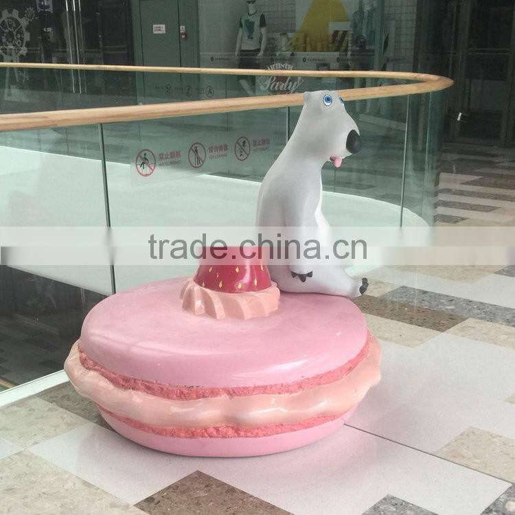 Fiberglass bear with cake decoration for mall
