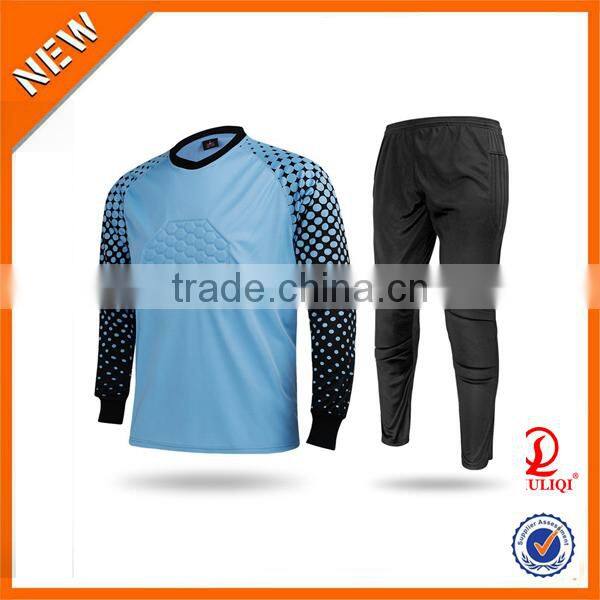 2016 Wholesale long sleeve soccer uniform custom