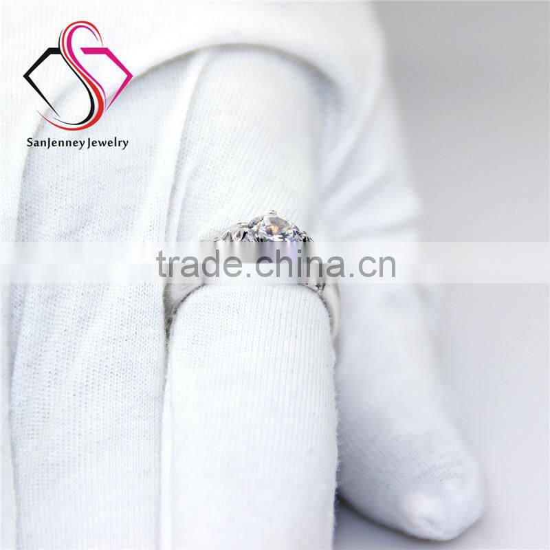 Round Brilliant Cut Moissanite Solitaire 0.8 Carat 6.0mm Center 14k White Yellow Gold Diamond Engagement Ring