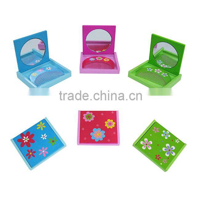 Wooden compact mirror with comb