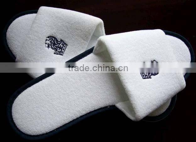 Disposable hotel personalized slipper with logo