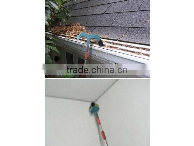 Long handle telescopic gutter cleaner