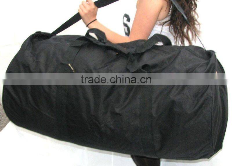 2015 Hot Promote Fashion 600D/PVC travel/duffle bag with Front zipper pocket between handles and and Adjustable shoulder straps