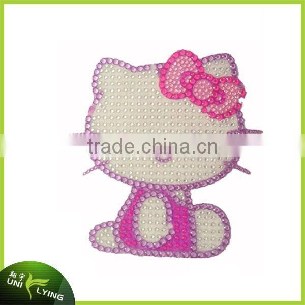 Wholesale custom hot fix rhinestone trimming