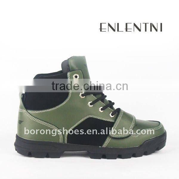 Durable outsole leather men woodland safety shoes