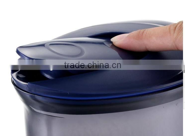 huge juice mug/plastic drinking cup