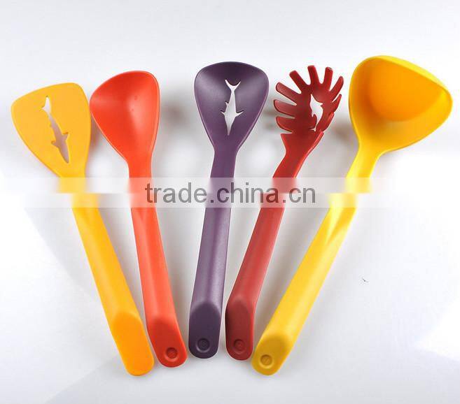 wholesale price 5pcs silicone cute kitchen utensils