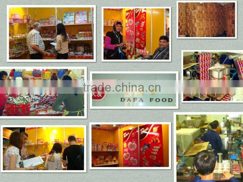 Hot selling little bottle toy candy with good toy and chocolate cream