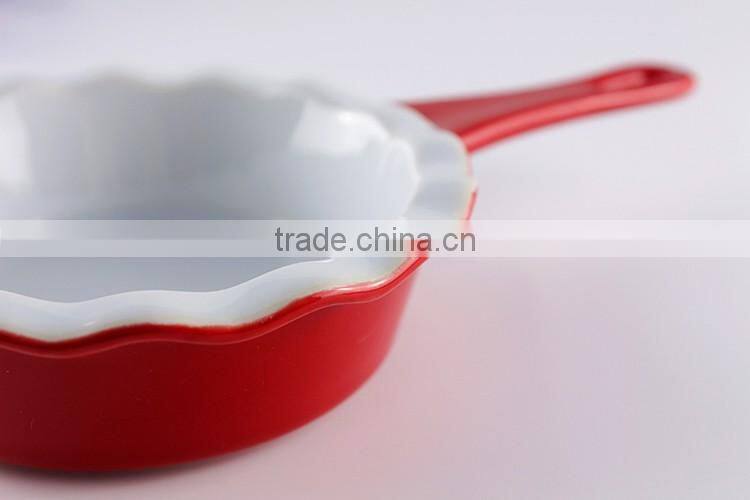 China suppliers kitchen cookware ceramic baking pans with red handle
