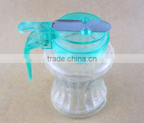 new design glass spice bottle with plastic lid