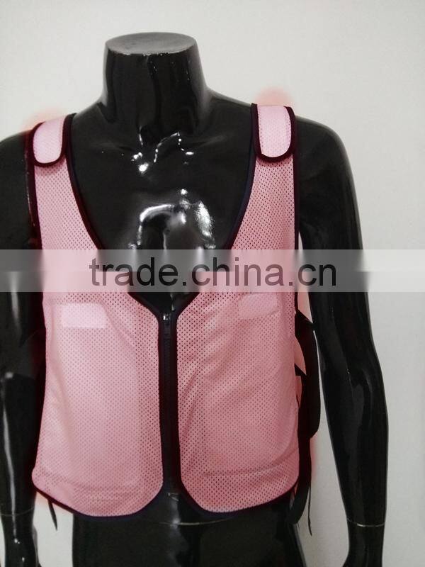 Multicolor mesh vest with ice bag for cooling ice vest