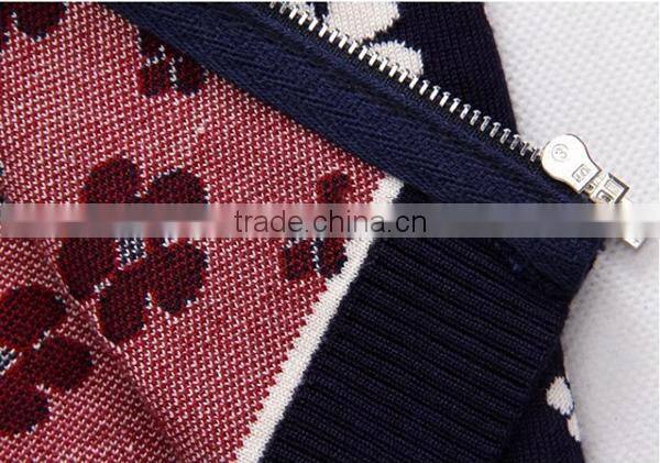 Jacquard Knitted Allover Flower Pcrew Neck Men Cardigan Sweater