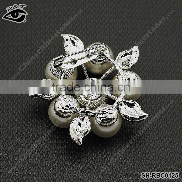 Fashion Brooches rhinestones with pearls flower design for brooche