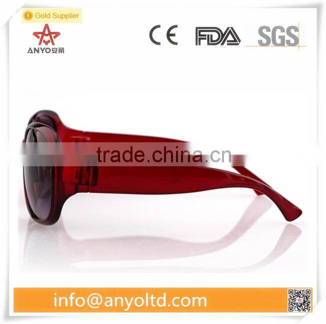 Plastic fashionable sunglasses