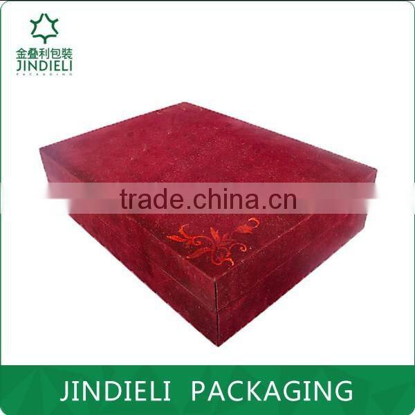 dark red velvet beauty cosmetics box packaging