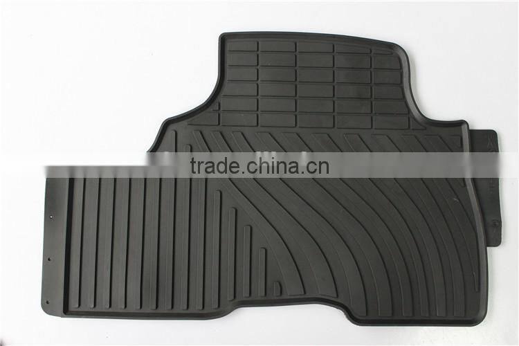 Automotive multi-season protection floor mat liner for kia sorento