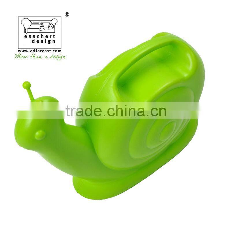 designed snail shape plastic watering can