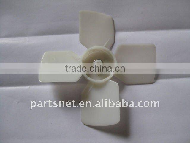 Plastic blade for refrigerator motor