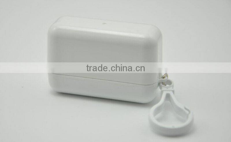 Cheap portable travel earphone with plastic box