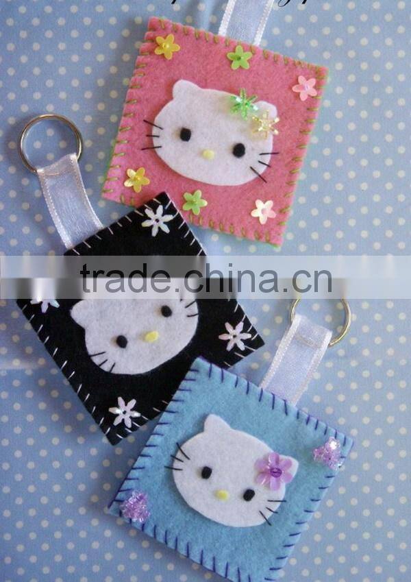 hot 2017 best selling new product decorative custom handmade fabric supplier felt keychain manufacturers in china