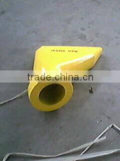 Duckbill side spray head