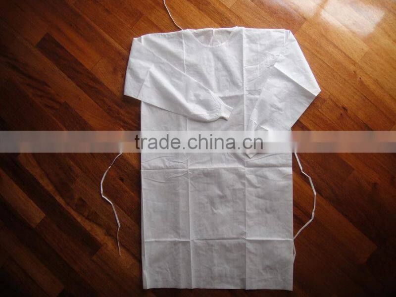 Disposable PP white isolation gown vistors' gown elastic wrist PE coated PP isolation gown