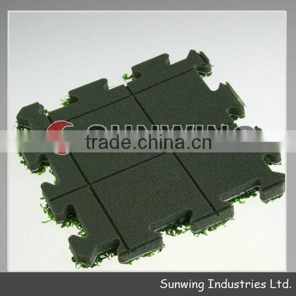 Durable indoor and outdoor puzzle grass mat for decoration