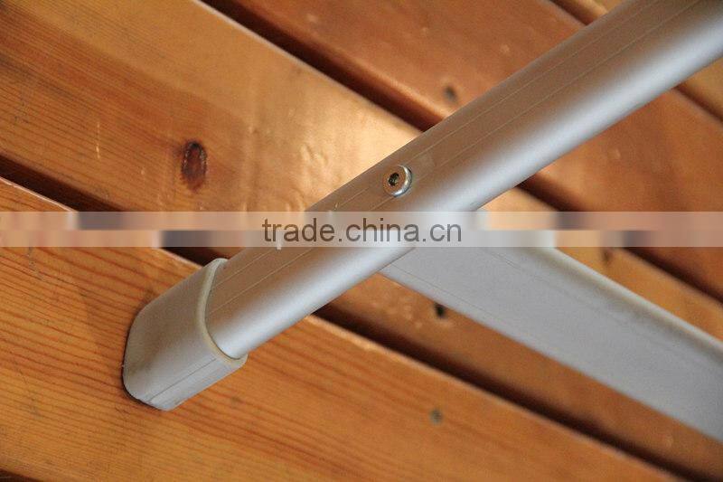 Avantgarde folding beach chair with plastic armrest