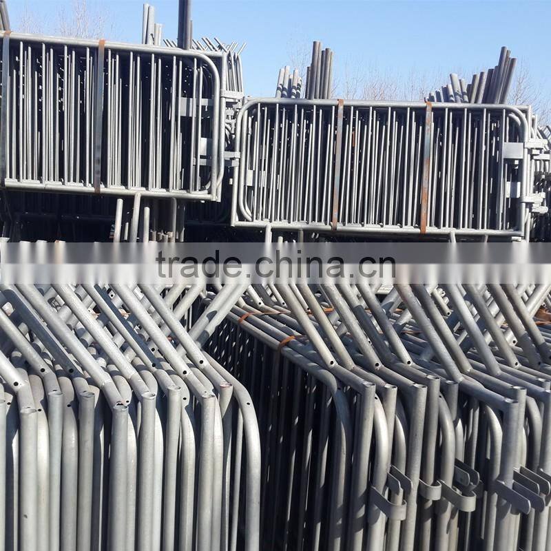 Hot dipped galvanized portable parking crowd control traffic barrier