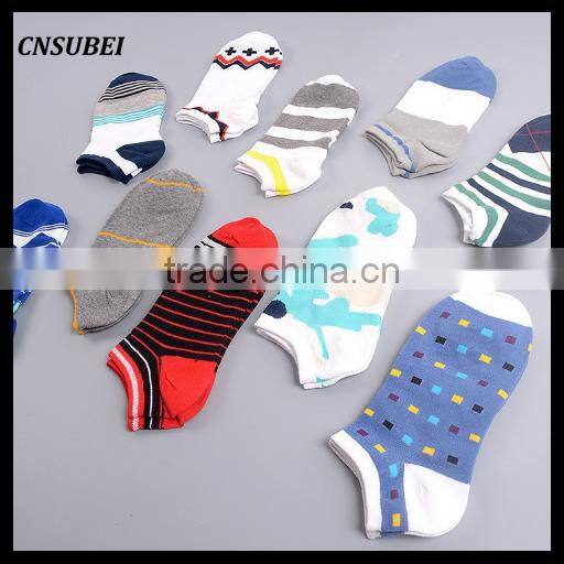 Fashionable multi color retro type boat socks