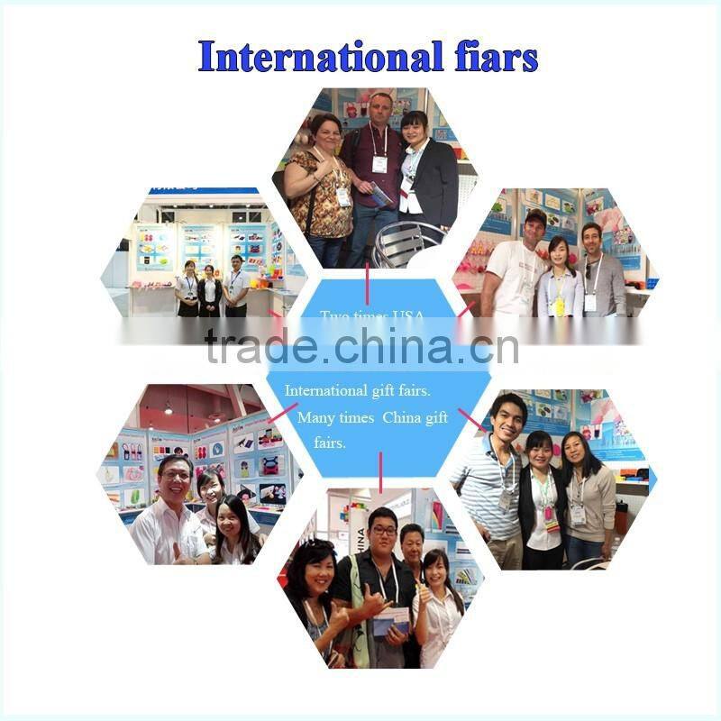 Low MOQ FDA Waterproof Infant Feeding Soft Silicone Baby Bibs