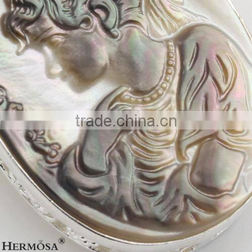 Vintage Beauty Engraved Abalone Shell 925 Sterling Silver Cameo Pendant