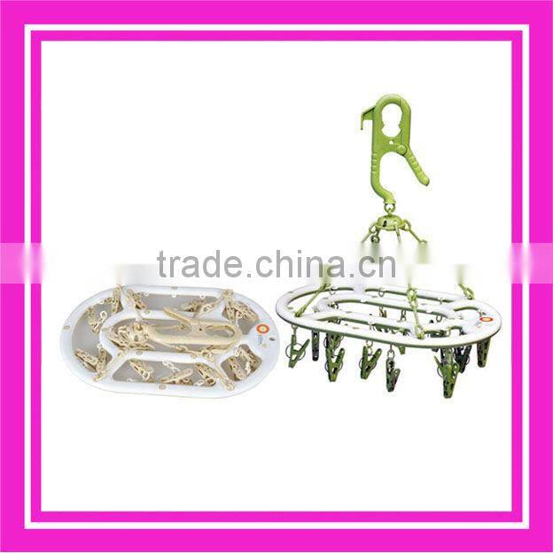 plastic short clothes hangers