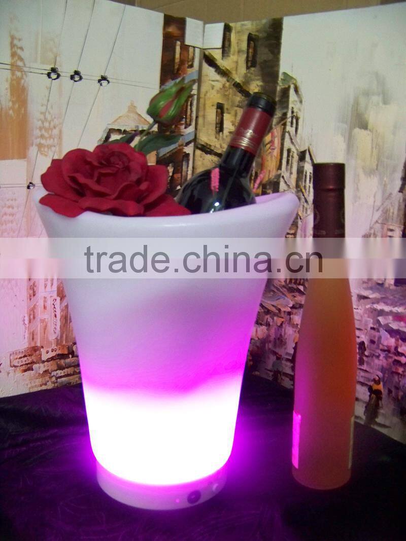 Manufacturer L25*W25*H29CM PE ice bucket stand lighted with remote control 16 mix changeable colors
