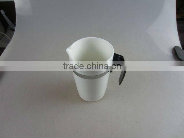 porcelain milk pot with plastic handle