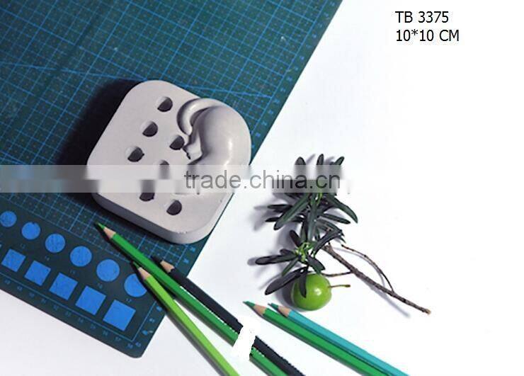 New design Concrete cement pen inserting tube with cat statue