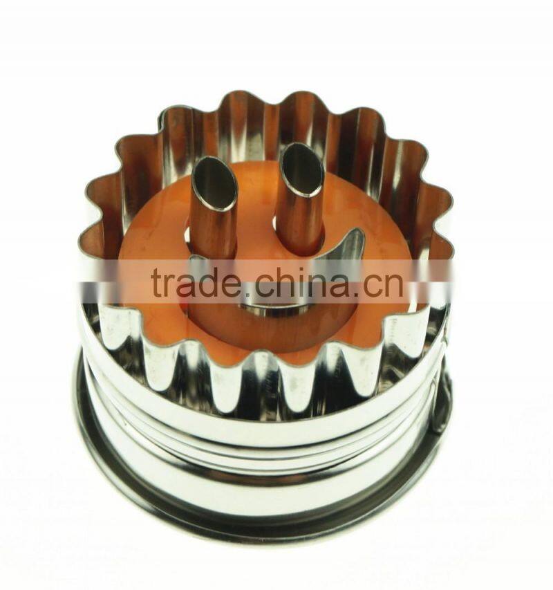 47074 Cake Pan Smile Shape Cookie Cutters Press Mold Biscuit Decorating Tools