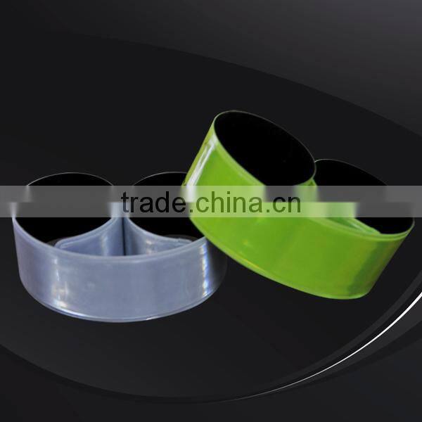 glow in the dark custom promotion gift pvc reflective snap wrap