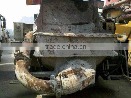 Abrasion resistant concrete pump truck delivery elbow