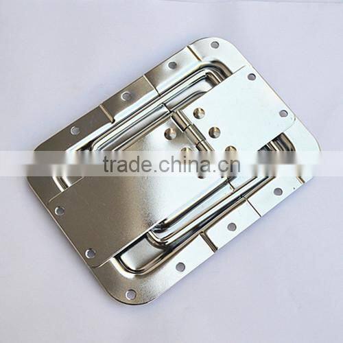 metal strut hinge for fly case