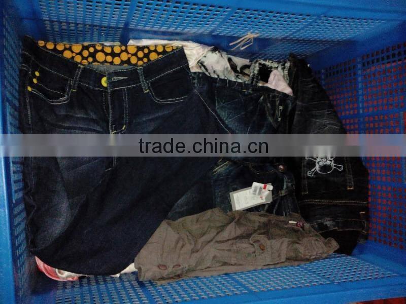 Chinese bulk used clothes in bales