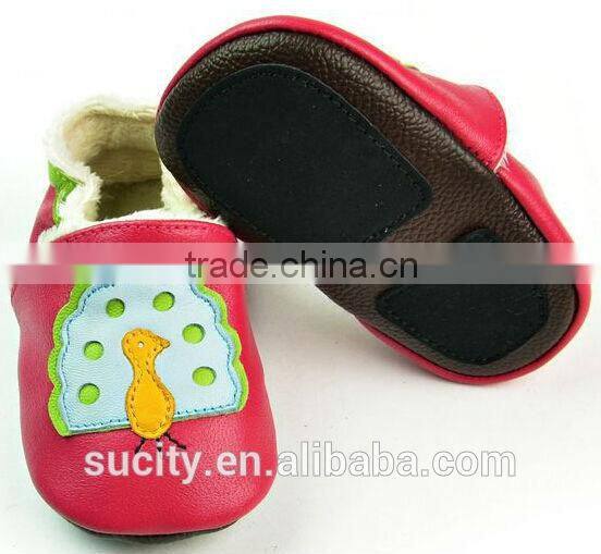 2014 newest soft sole child leather shoe with peacock pattern