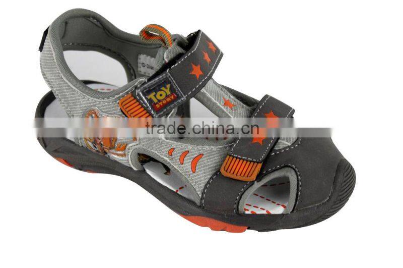 new design sports hollow out kids sandals with toy picture