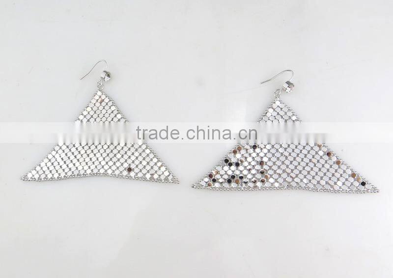 2016 latest design hanging stud earring