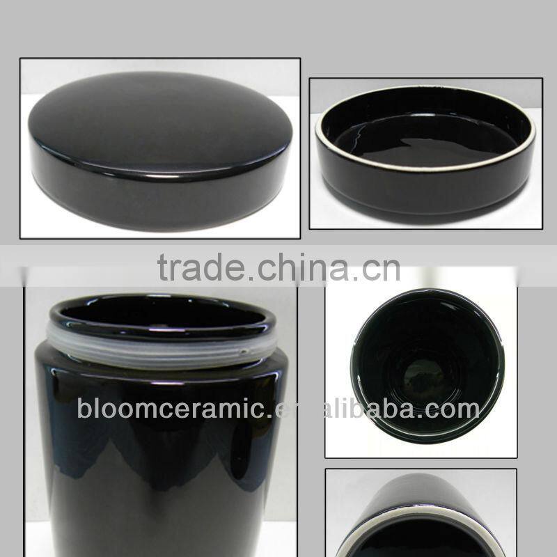 Porcelain food container for food stock