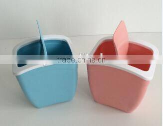 2015 new style Mini Plastic trash can with active cover