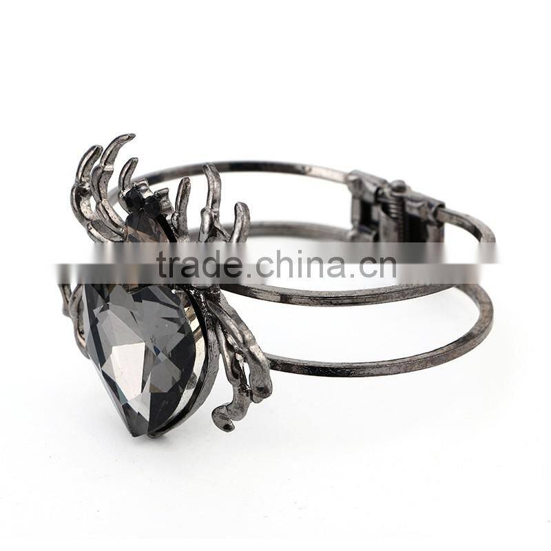 2016 China latest cheapest wholesale bracelet , silver plated stainless alloy spider bracelet, handmade with black crystal