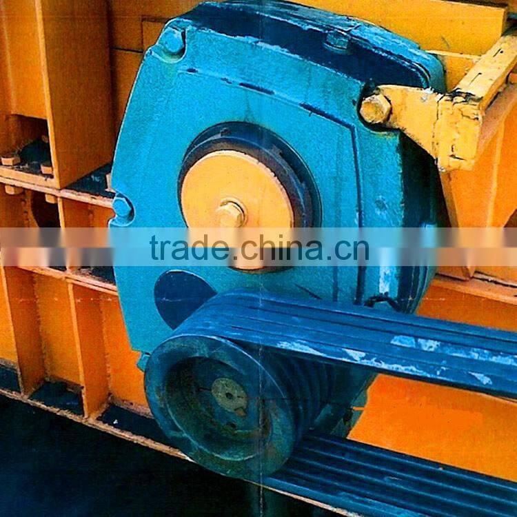 Engineering machinery two-stage drive gearbox for conveyor