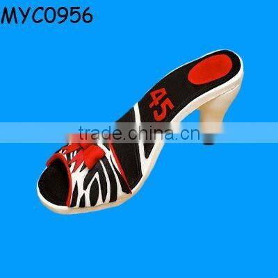 Ceramic shoe decoration for cake